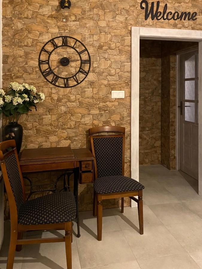 Penzion Vila Petra Bed&Breakfast Velky Slavkov Ngoại thất bức ảnh