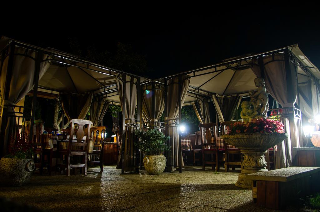 Penzion Vila Petra Bed&Breakfast Velky Slavkov Ngoại thất bức ảnh