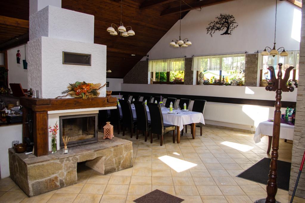 Penzion Vila Petra Bed&Breakfast Velky Slavkov Ngoại thất bức ảnh