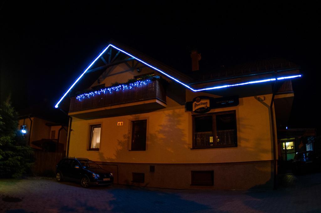 Penzion Vila Petra Bed&Breakfast Velky Slavkov Ngoại thất bức ảnh